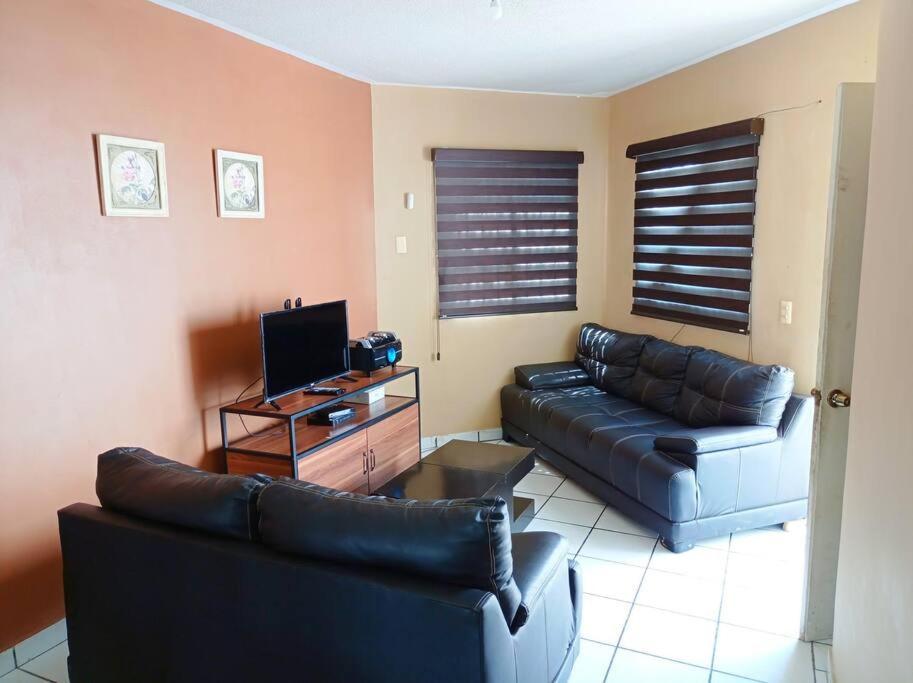Casa en Mazatlán a unos minutos de Playas y Marina Exterior foto